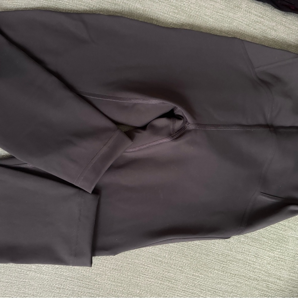 2 Lululemon leggings
